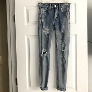 AEO distresses jeans